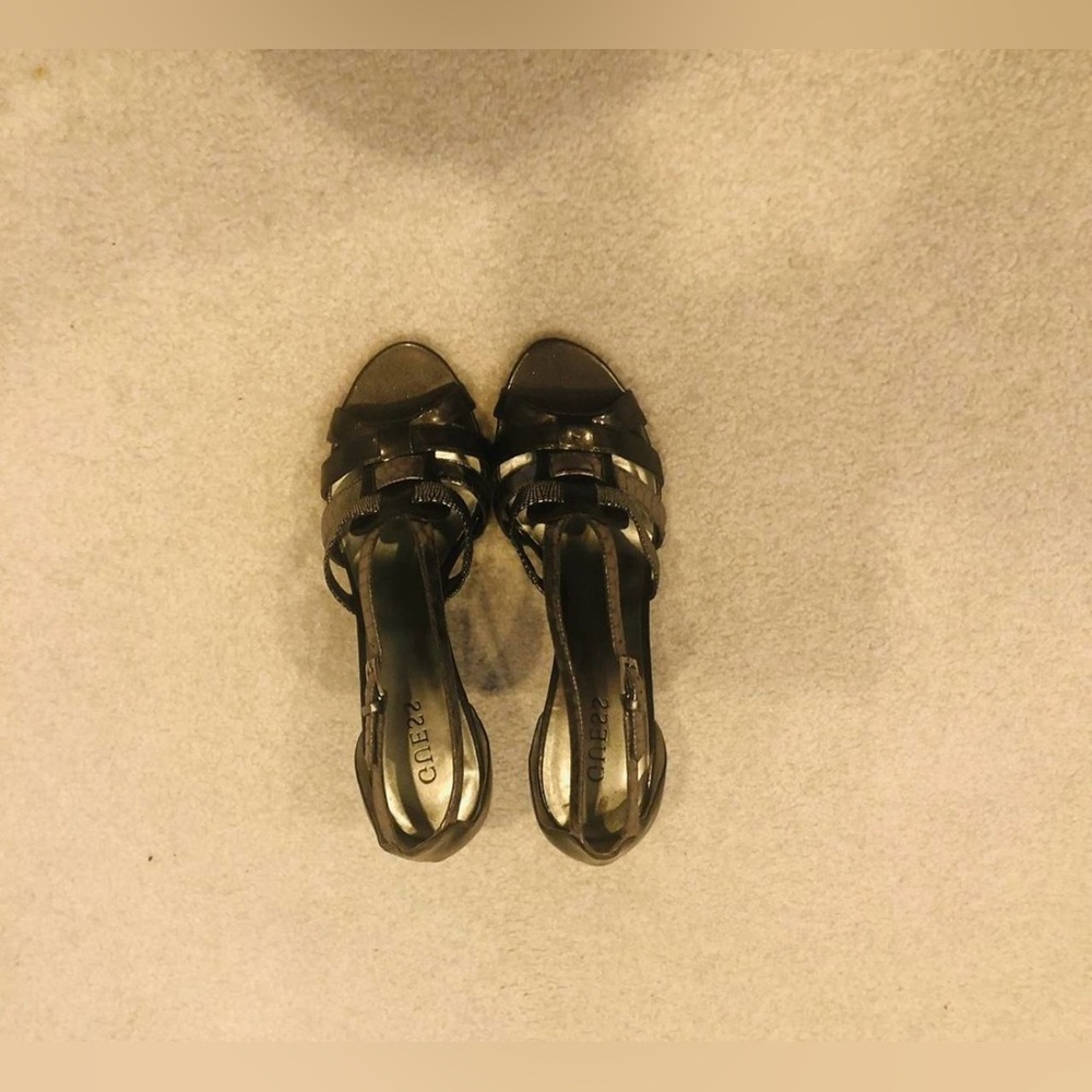 GUESS Elegant Black and Silver Women's Heels, Size 10 - Picture 2 of 6